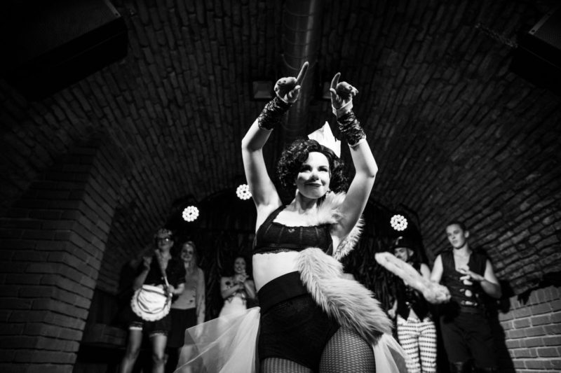 sensual dance - cabaret show - anta agni