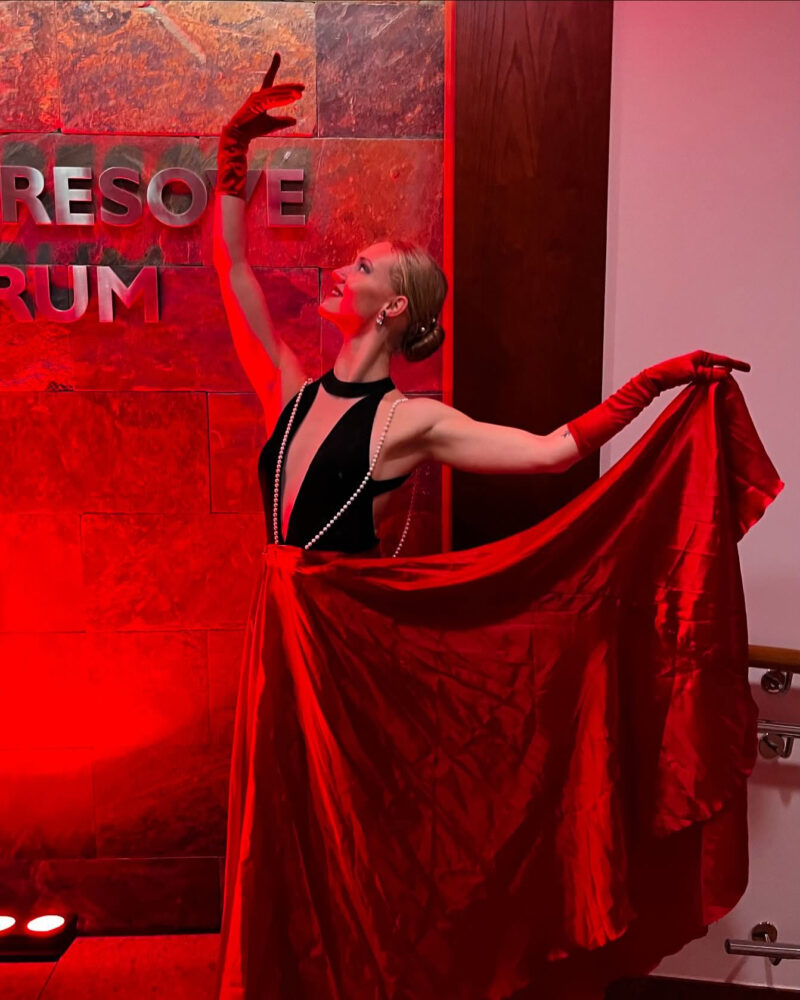 sensual dance - cabaret show - anta agni