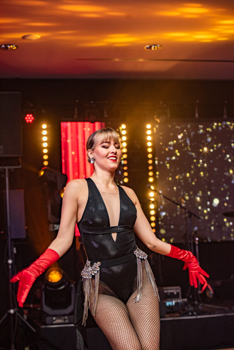 sensual dance - cabaret show - anta agni