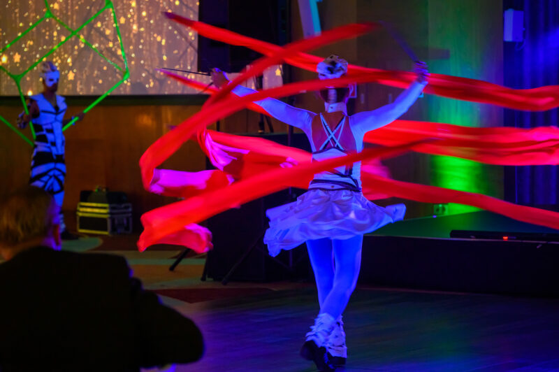 LED Dream Light Show Dancers Acrobats