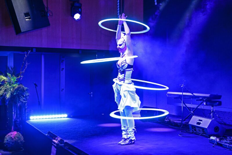 LED Dream Light Show Dancers Acrobats